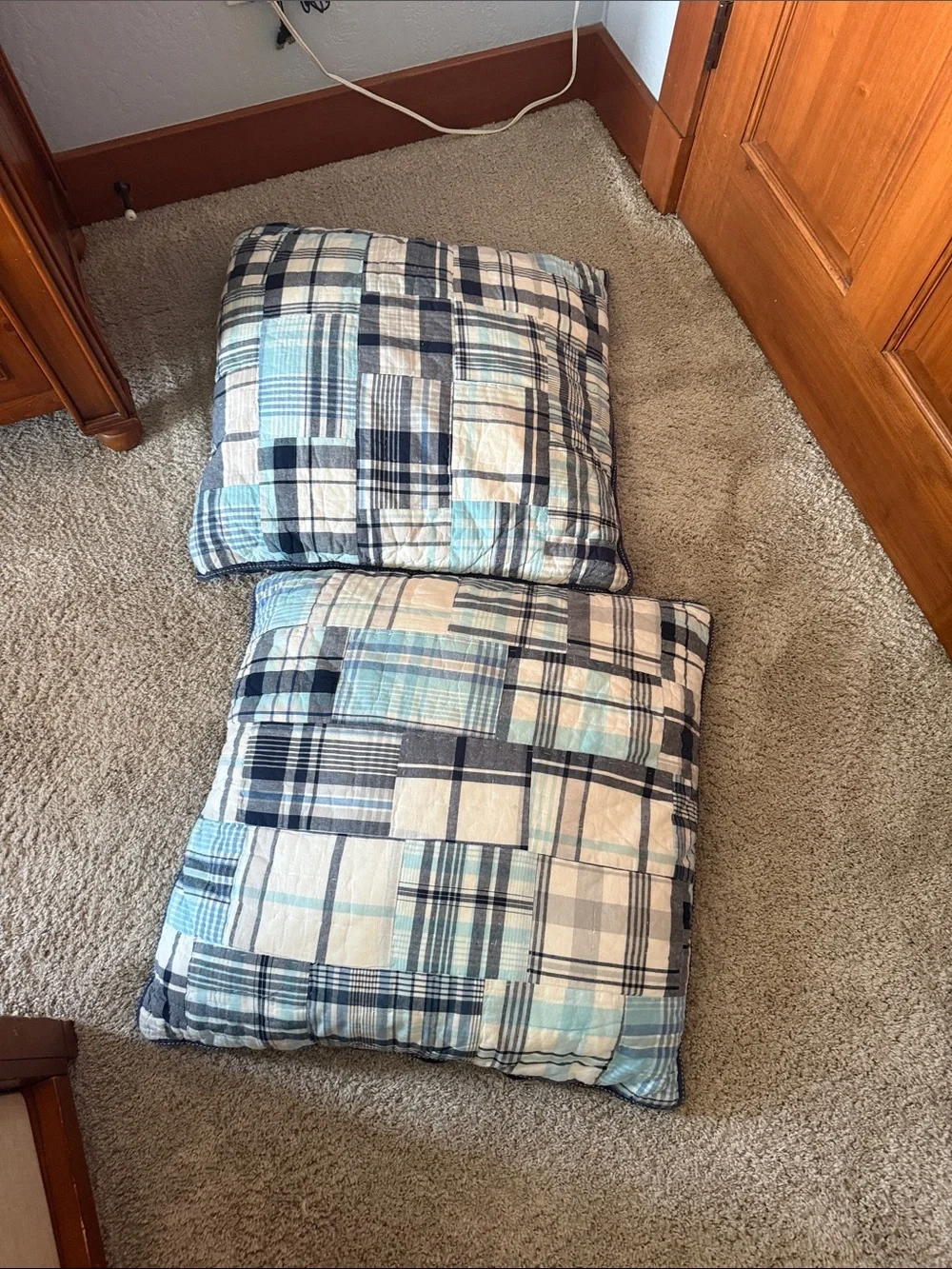 Pottery Barn Kids Queen  Patchwork Quilt Set in Blue and White - Home Bedding
